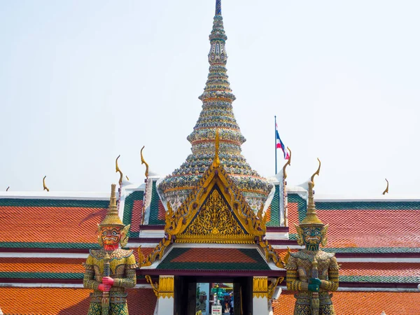 Guardião em Wat Phra Kaew Grand Palace Bangkok — Fotografia de Stock