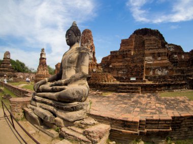 Ayutthaya tapınakta Wat Mahathat Buda heykeli