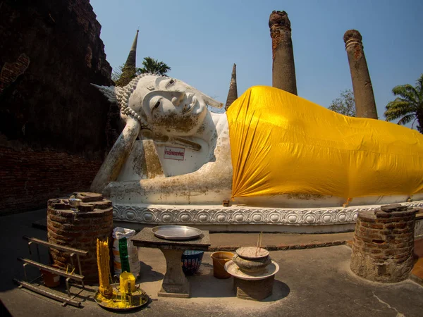 Liegender Buddha in wat yai chaimngkol, Ayutthaya — Stockfoto