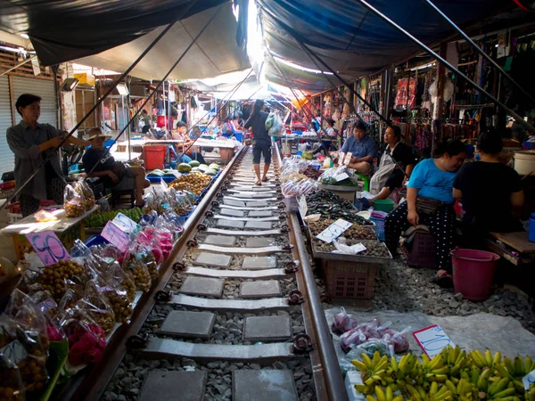 Şemsiye Pazar (Maeklong demiryolu Pazar) Tayland