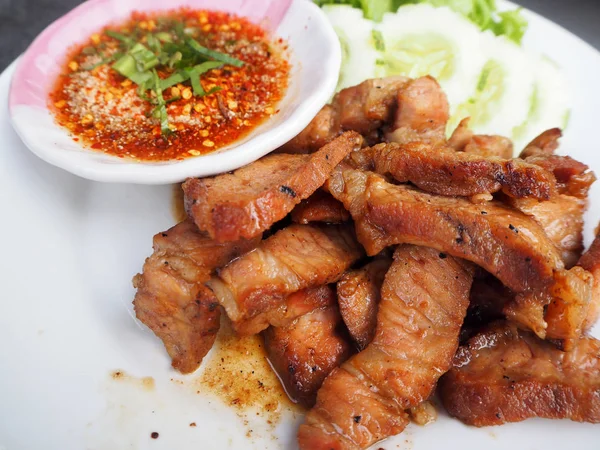 Тайському стилі смаженої свинини — стокове фото