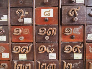 Satır küçük çekmece eski mobilya