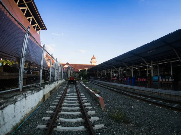 Sabah Chiangmai Tren İstasyonu, Tayland.