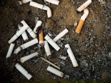Cigaratte grup depo gözünde butts
