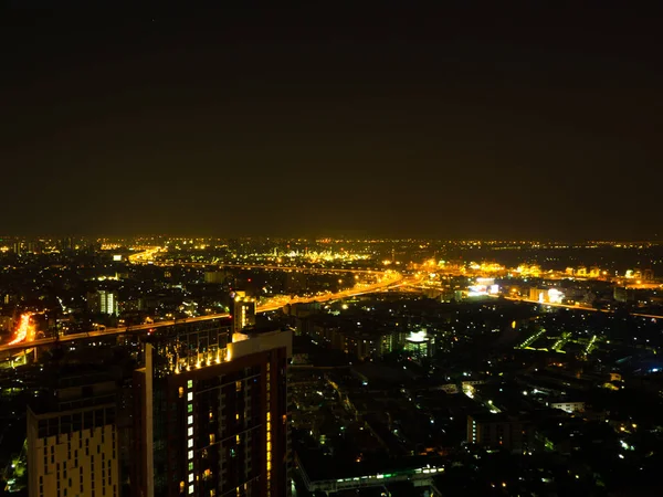 Tráfico en la ciudad de Bambú por la noche —  Fotos de Stock