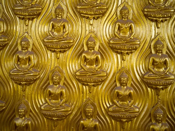 Buda dorada sobre fondo de pared , —  Fotos de Stock