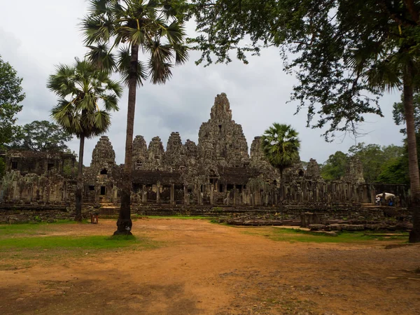 Байонский храм в Ангкор-Томе, Сиемрип, Камбоджа — стоковое фото