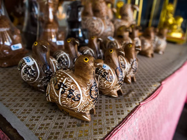 Kuşlar Market güzel Ahşap oyma.