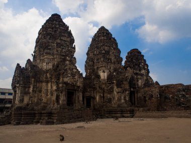 Phra saldırın sam yot, khmer tapınakta lopburi, Tayland