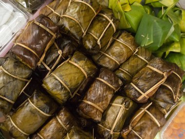 Yapışkan pirinç ya da Khao Tom deli, Tay tatlı ile muz