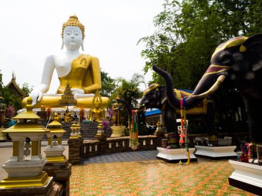Wat Phra bu DOI Kham Chiangmai, Tayland.