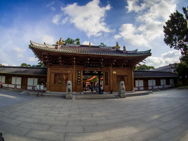 Guangzhou, china, august 2017: guangxiao tempel einer der ältesten — Stockfoto