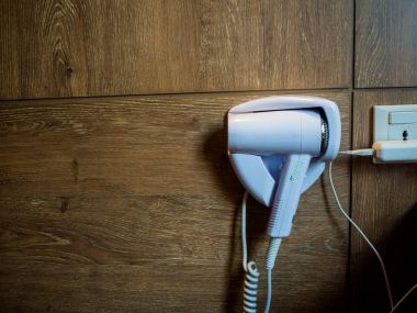 saç kurutma makinesi asılı oda duvar