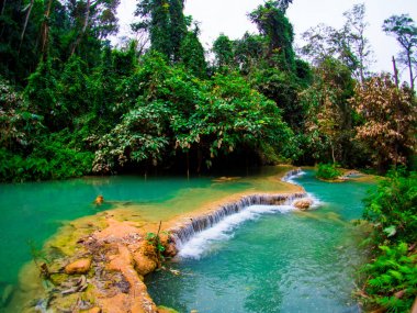 Luang Prabang, Kuzey Laos yakınlarındaki Kuang Si Şelalesi: Şubat 