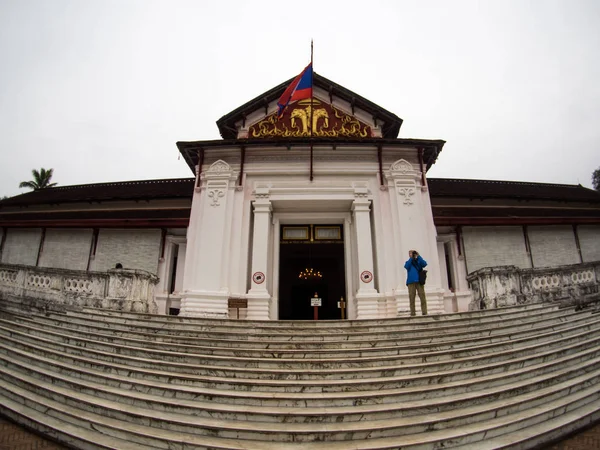 Luang Prabang Kraliyet Sarayı Müzesi 'ndeki tapınak: Şubat 2018