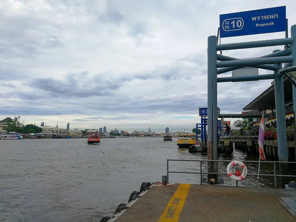 Prannok Pier Μία Από Τις Προβλήτες Στον Ποταμό Chao Phraya — Φωτογραφία Αρχείου