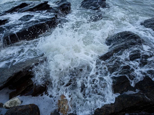 Waves Coming Rocky Shore — Stock Photo, Image