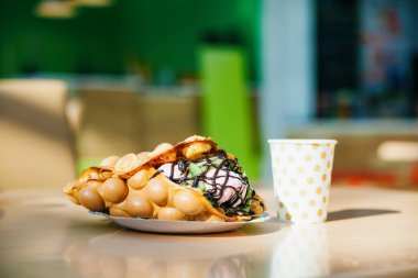 Hong Kong waffle ve kağıt kahve Kupası