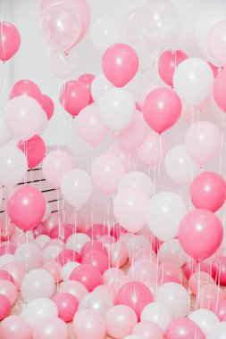 Pembe balonlu Oda