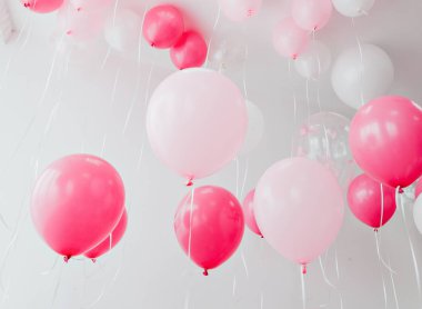 Pembe balonlu Oda