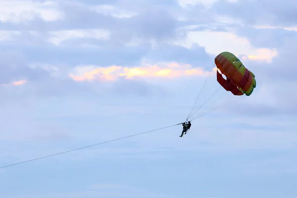 Parasailing paraquedas Free Flyin — Fotografia de Stock