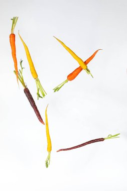 Renkli gökkuşağı havuç 