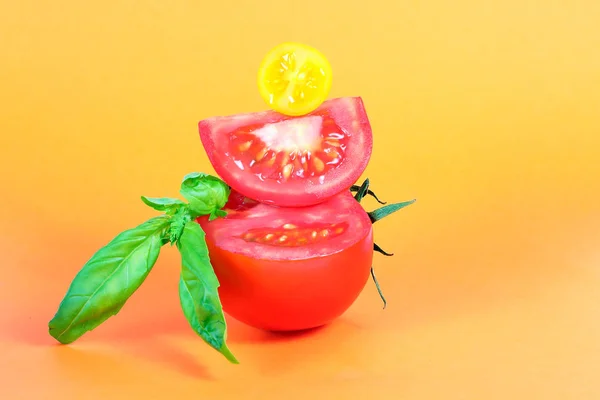 Pomodoro e basilico — Foto Stock