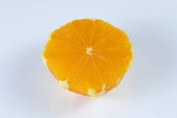 皮をむいたオレンジ スライス — ストック写真
