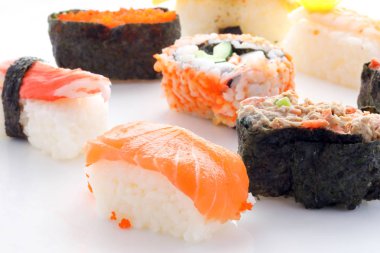 Suşi pirinç rulo çeşitli  