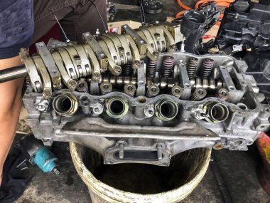 Kirli araba motor bölümü şaft kullanılan açık onarım  