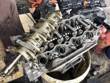 Kirli araba motor bölümü şaft kullanılan açık onarım  