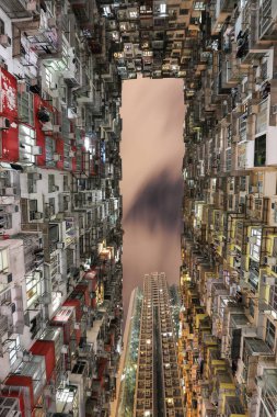 Geceleri daire düz kat mülkiyeti Yick şişman Yick Cheong Fok Cheong bina Kral Road Quarry Bay Hong Kong kentsel konut