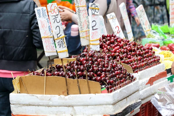Hong Kong-februari 19, 2018-Kawloon - vruchten leveranciers verkopen fr — Stockfoto
