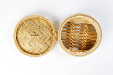 Beyaz arka plan biberiye Bitkisi yeşil kokulu şube 