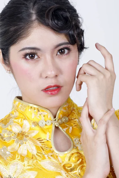 若いです美しい女性で中国の清サム現代化粧 — ストック写真
