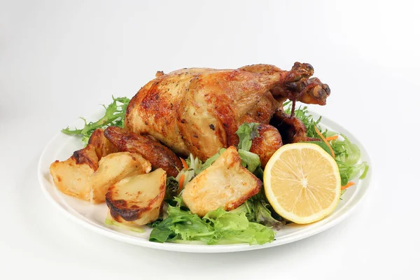 Seluruh Panggang Ayam Unggas Burung Panggang Dengan Panggang Salad Kentang — Stok Foto