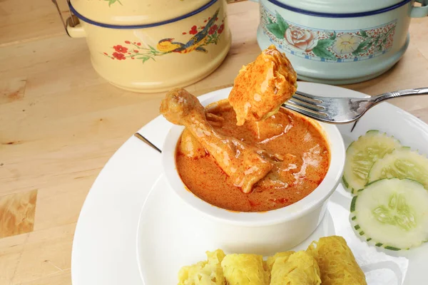 Традиционная Малайская Закуска Roti Jala Подается Курицей Карри Картофелем Белой — стоковое фото