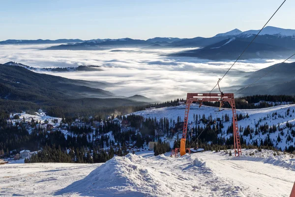 Dragobrat ski resort, Ucrânia, Montanhas Cárpatas — Fotografia de Stock