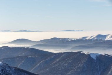 Bulutlardaki kış dağları