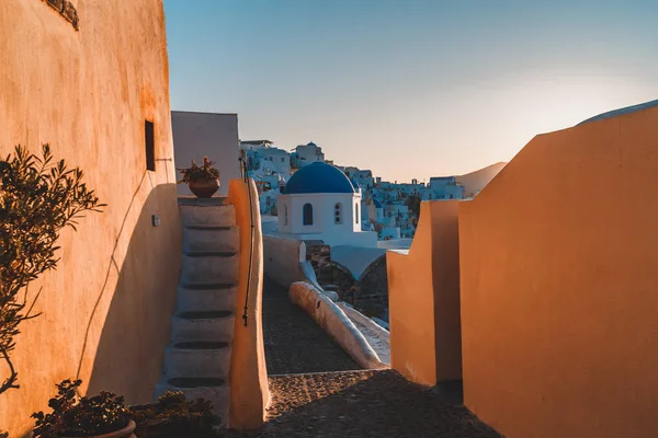 Santorini nascer do sol em Oia Grécia — Fotografia de Stock