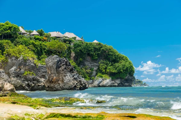 Bali Endonezya 'daki Bingin Sahili - doğal tatil geçmişi