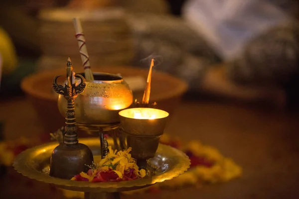 Agnihotra est un yadnya védique joué dans les communautés hindoues orthodoxes, cérémonie du feu de Bali . — Photo