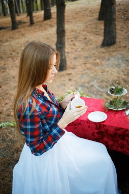 Çok güzel bir sabah gelin orman