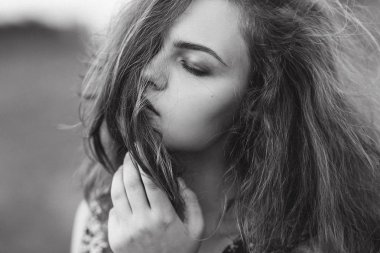 Bir güzel kız güzel sanatlar portresi kadar kapatın