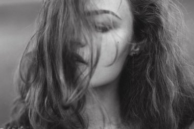 Bir güzel kız güzel sanatlar portresi kadar kapatın