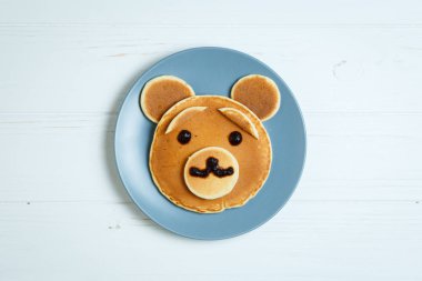 Çocuk gözleme kahvaltı ayılar şeklinde