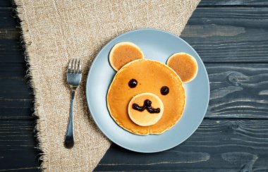 Çocuk gözleme kahvaltı ayılar şeklinde