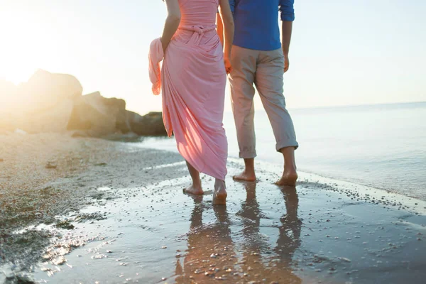 Benen op strand. Voet spa. — Stockfoto