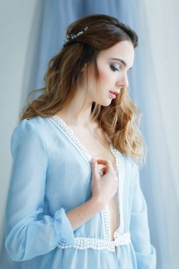 mavi bir elbise tatlı gelin