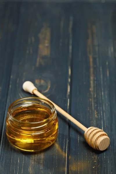 Jar of Honey on Wood Table Still Life — Stock Photo, Image